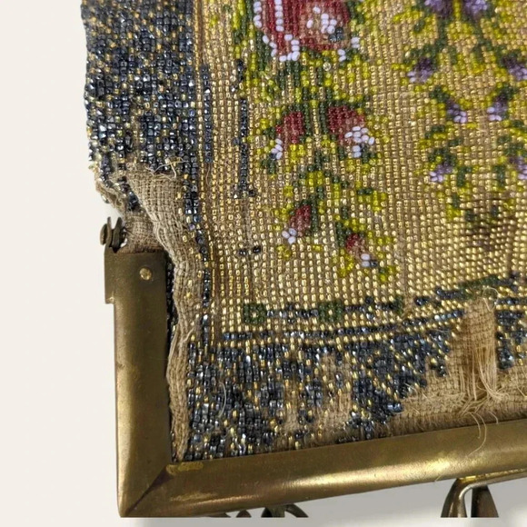 Antique Floral Micro Beaded Victorian Women's Purse with Suede Lining - Picture 4 of 12